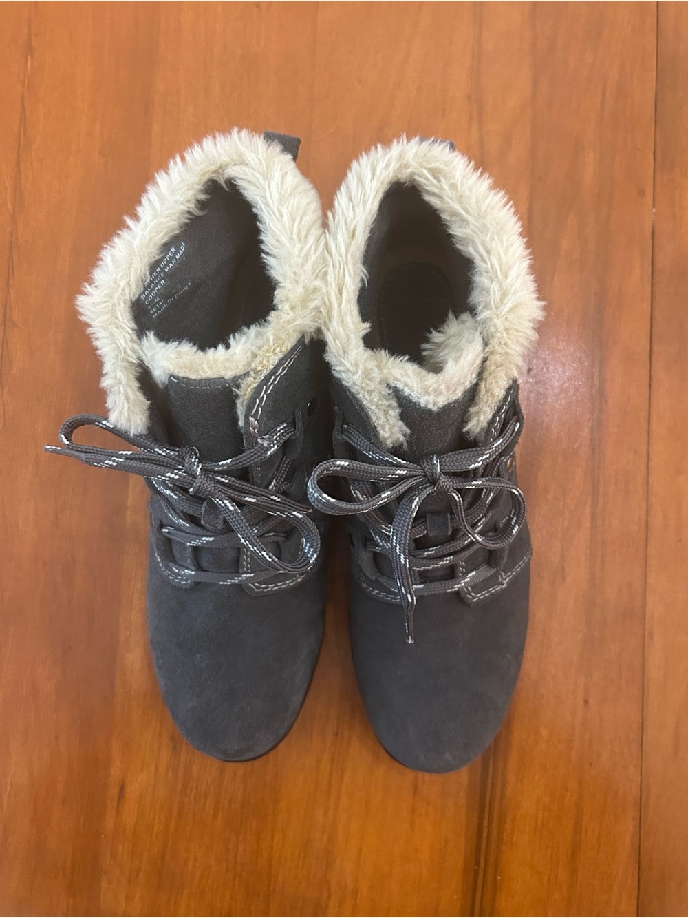 Earth Origins Cooper Gray Suede Boots Water Resistant Ankle Boots Size 8.5 - Picture 3 of 9